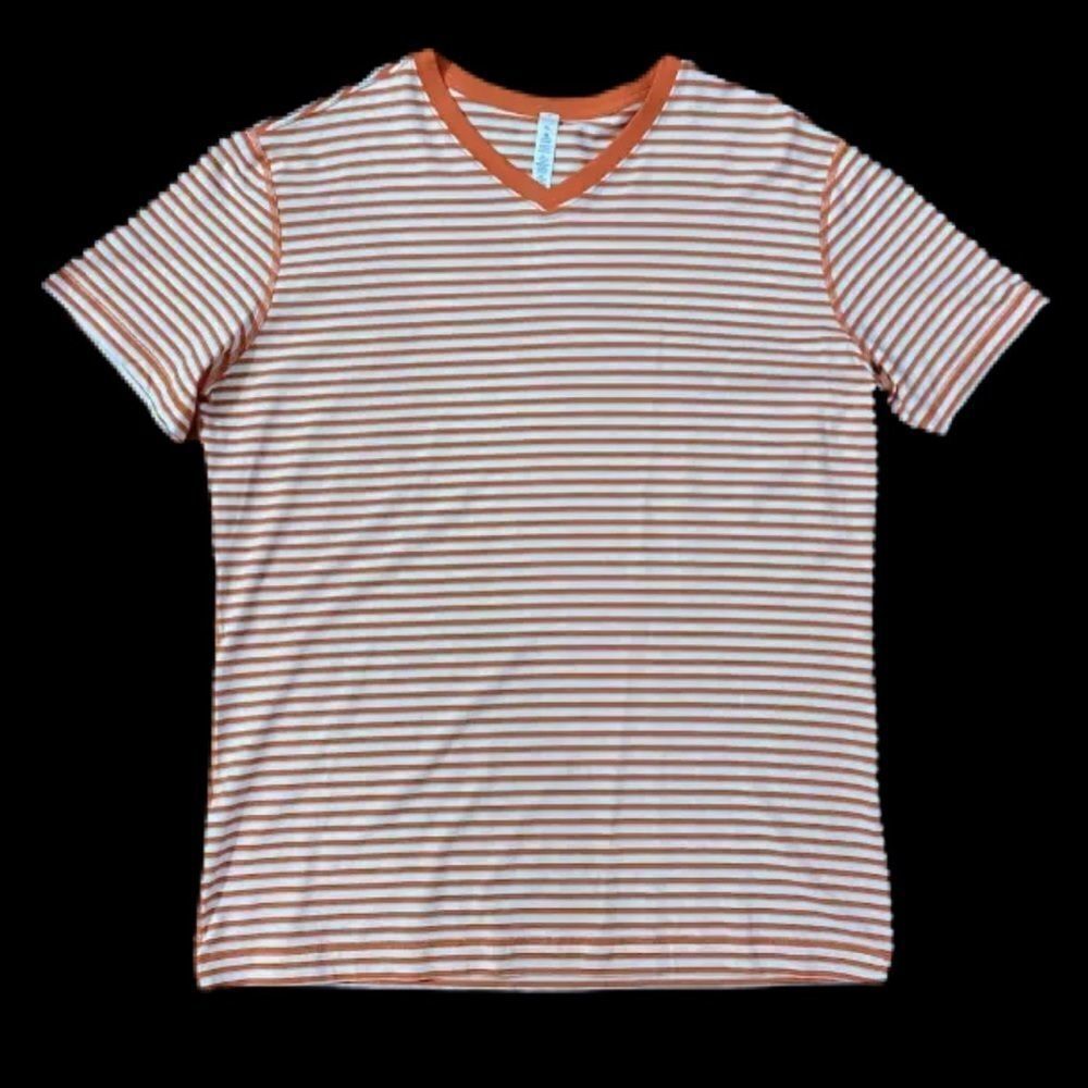 Lululemon Men’s 5 Year Basic V Neck Shirt Large
